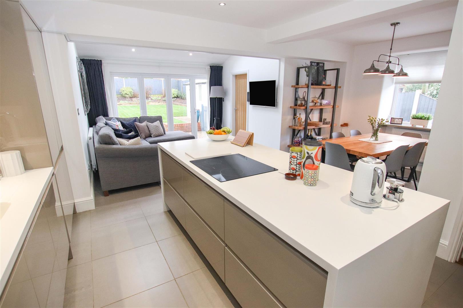 EXTENDED OPEN PLAN FITTED KITCHEN / DINER / FAMILY